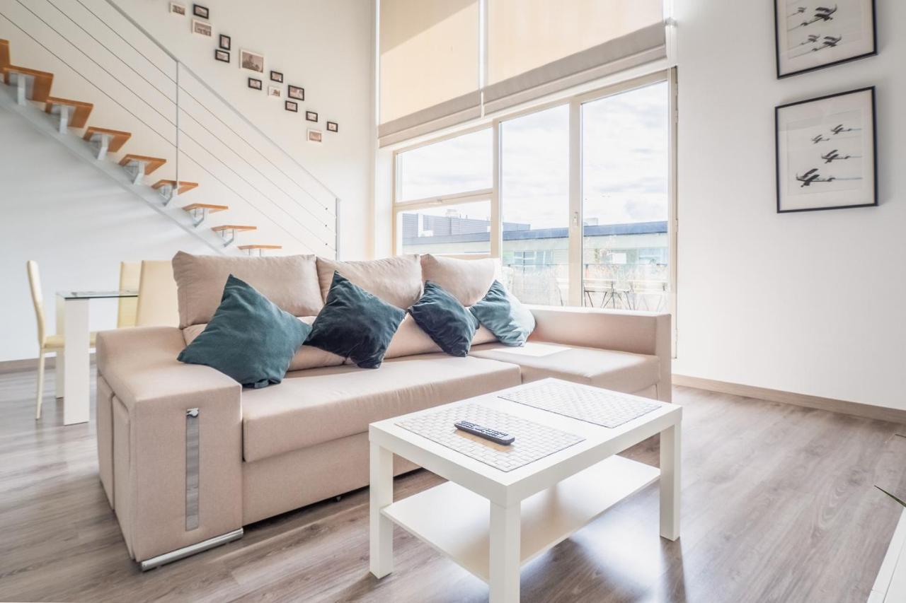 El Ventero Apartment - Elegante Apt Para 5 Con Terraza, Wi-Fi Y Aparcamiento En La Calle Camarma de Esteruelas Exteriör bild