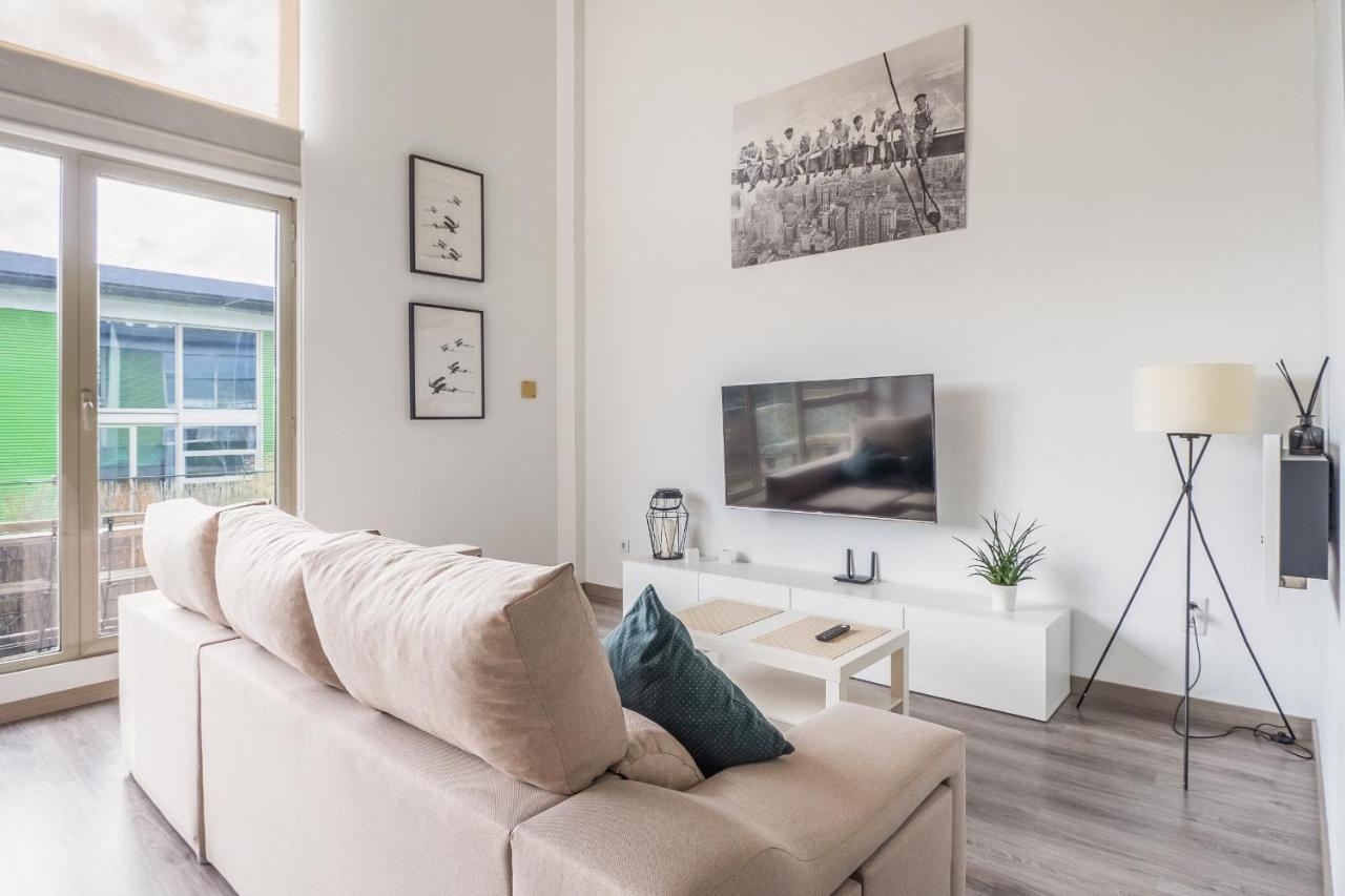 El Ventero Apartment - Elegante Apt Para 5 Con Terraza, Wi-Fi Y Aparcamiento En La Calle Camarma de Esteruelas Exteriör bild